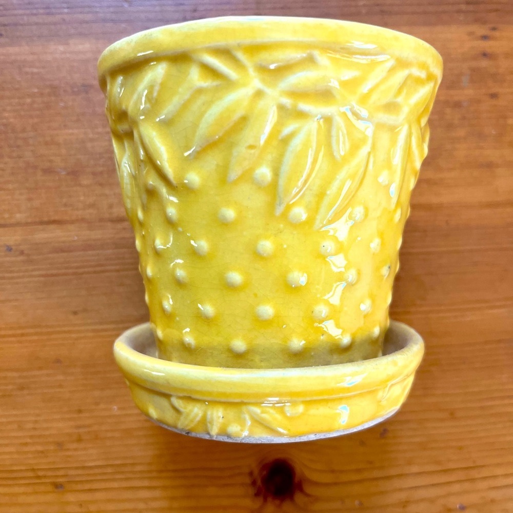Vintage McCoy Pottery small Yellow planter